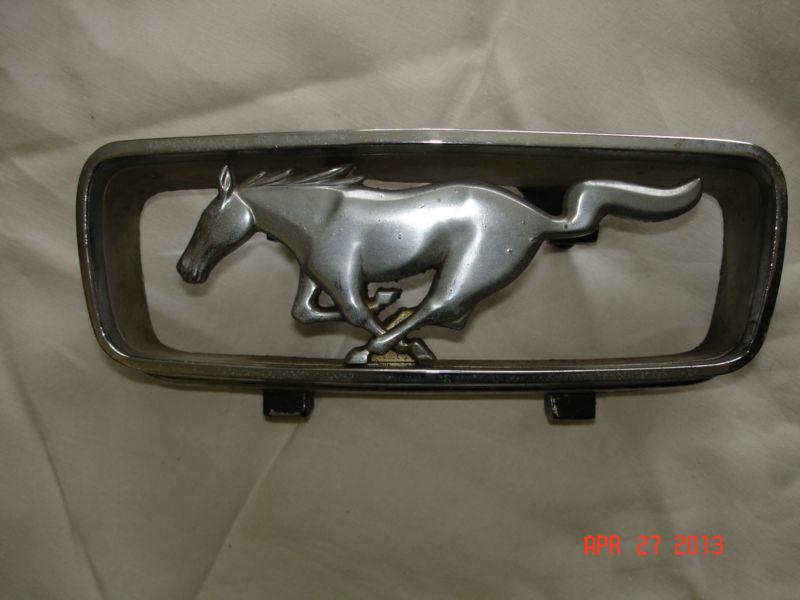 Vintage ford  mustang 1966 car part grill grille  emblem mancave