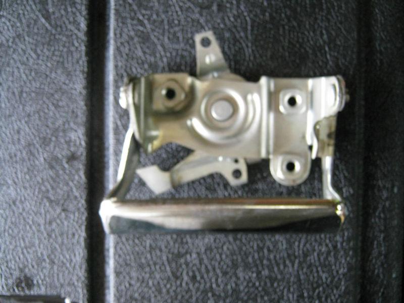 Mid 80's f series genuine ford tailgate handle # e5tz 9943400-b