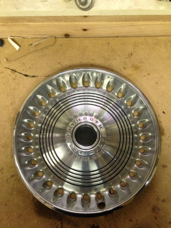 Purchase 197374 NOS PLYMOUTH BARRACUDA 14" HUBCAP WHEEL COVER MOPAR