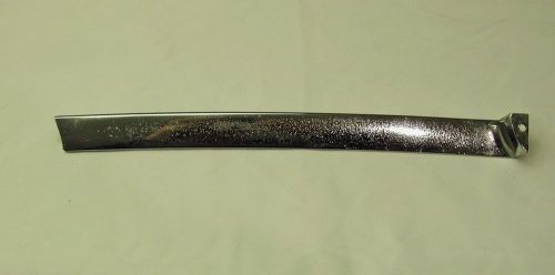 55 56 57 chevy nomad/pontiac safari chrome liftgate glass retainer, left