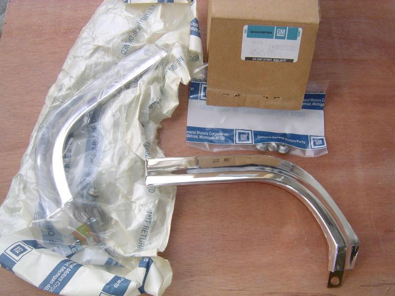 1963 chevrolet impala nos fender eye brow moldings