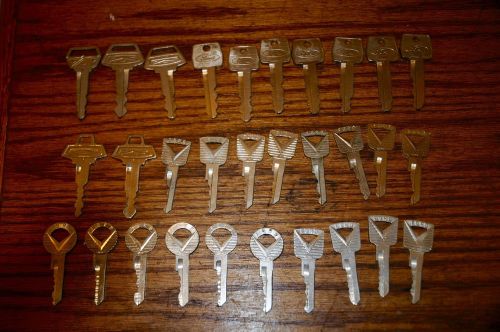 30 vintage ford keys variety car/ truck locksmith steam punk nickel silver keys.