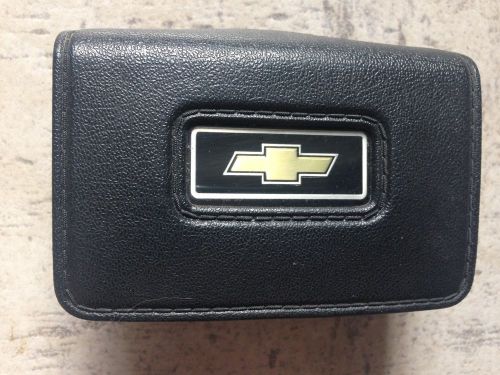 1973 - 87 chevytruck horn cap button excellent condition