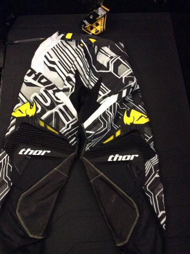 New thor riding pants, yellow,size 32