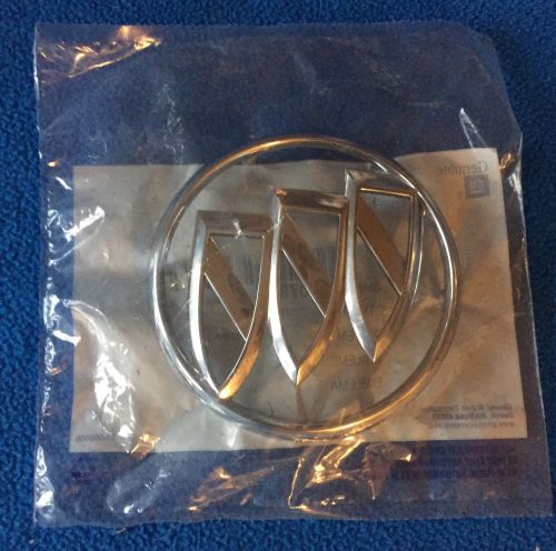 New genuine buick gm oem 11-15 regal trunk lid-emblem badge nameplate 13330787
