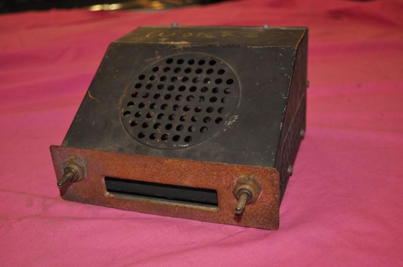 Vintage tube type car radio (unknown manufacturer) - works!