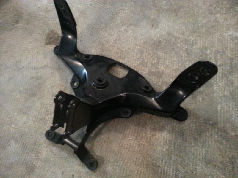 2007 2008 yamaha yzf r1 upper fairing stay bracket mount oem   niceee