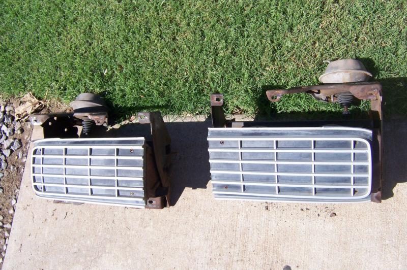 1968 pontiac grand prix hideaway headlight assembly with door grill covers