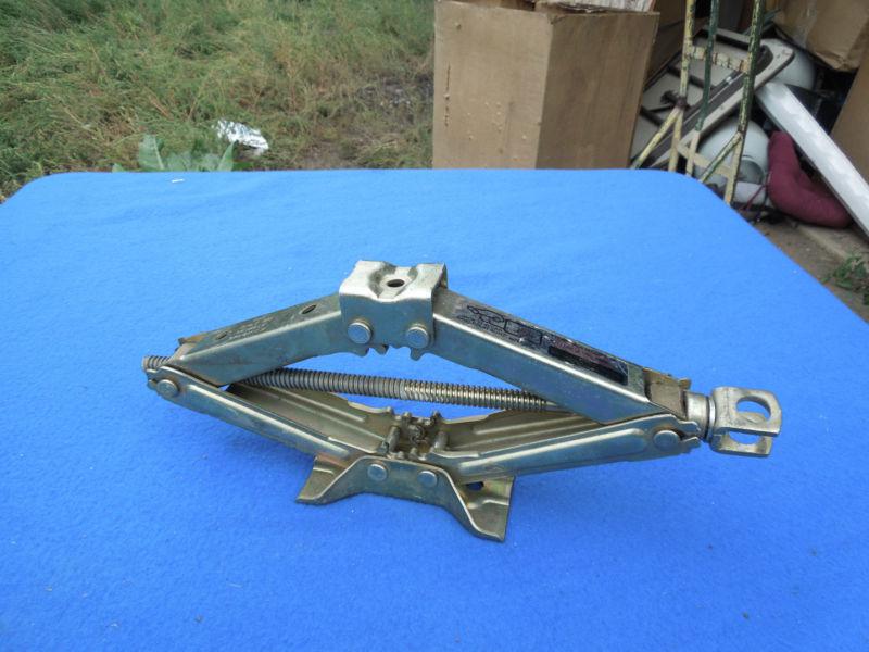 Honda gold hoist compact scissor lift car auto