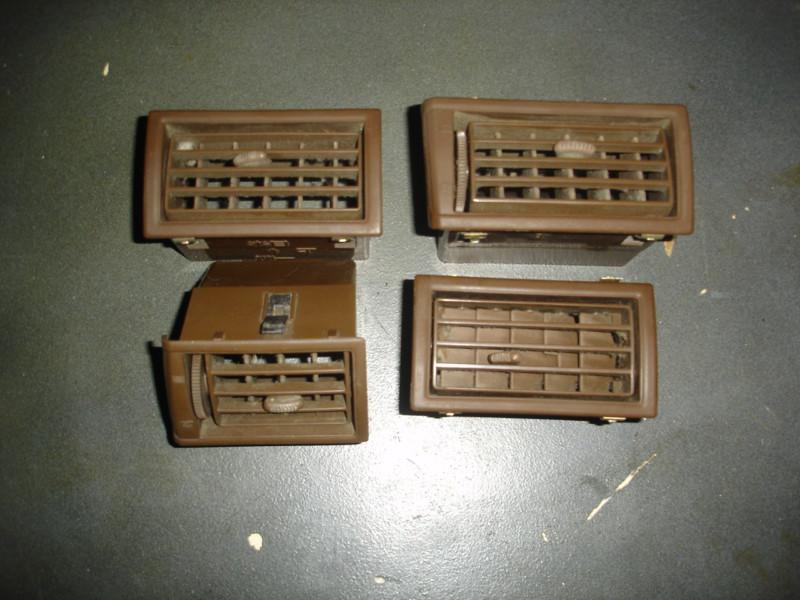 84 85 86 87 88 toyota 4x4 dash vents 