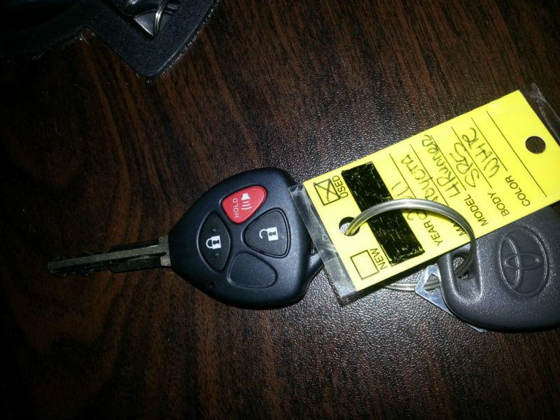Sell OEM FORD REMOTE KEYLESS ENTRY KEY FOB CWTWB1U331 in Farmington