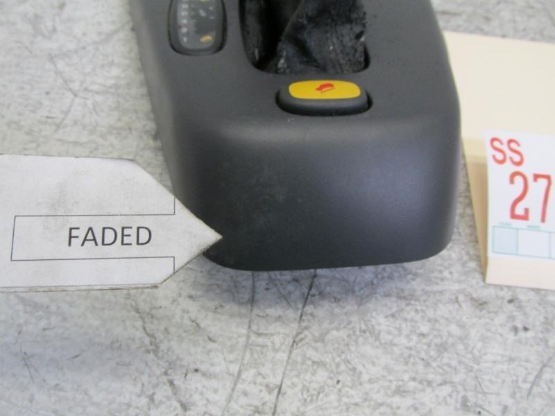 02 03 FREELANDER AUTO A/T FLOOR GEAR SHIFTER TRIM COVER PANEL SOLD AS IS 2814, US $59.99, image 3