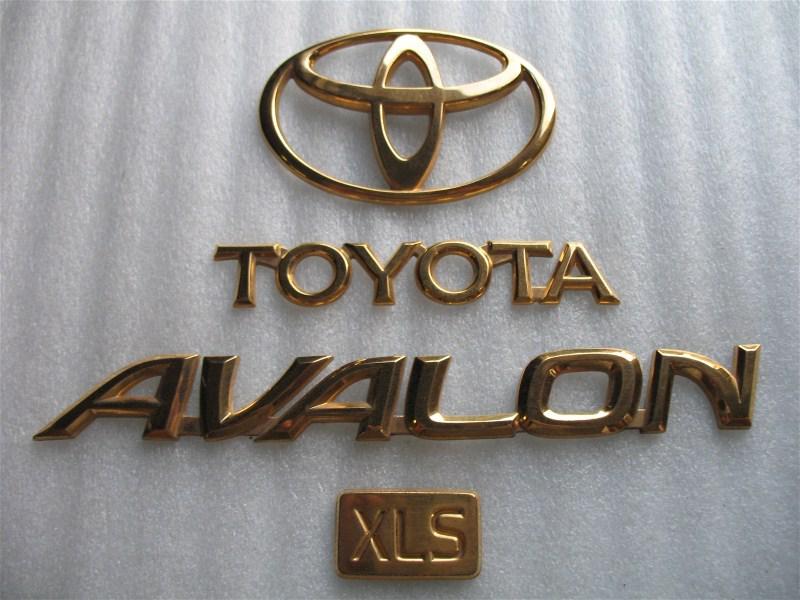 1996 toyota avalon xls rear trunk emblem logo decal gold 95 96 97 used oem