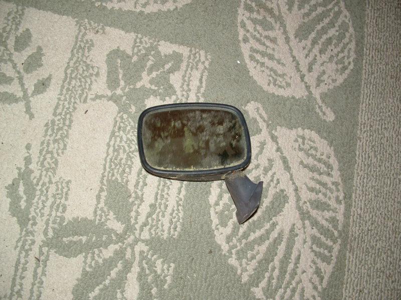 Buy drivers side mirror for 1981 Toyota pickup in Desoto, Texas, US, for US 8.00