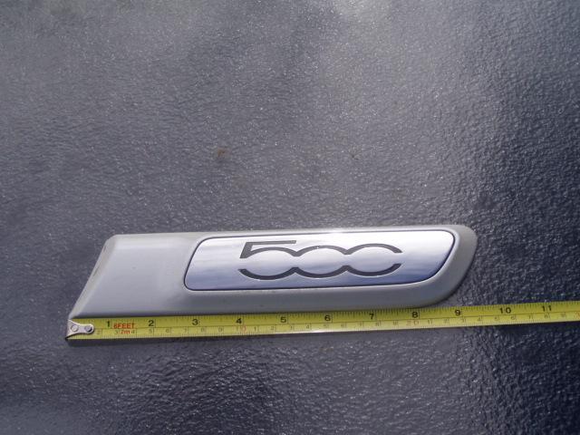  fiat 500 left molding with emblem drivers side pearl white oem 