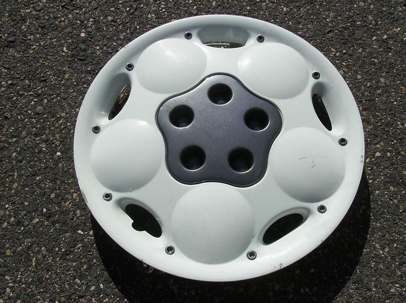 Find 1995 1996 1997 CHRYSLER NEON EXPRESSO WHITE HUBCAP in Oradell, New