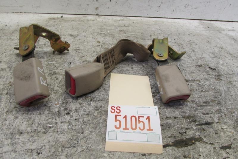 97 98 99 00 01 lexus es300 left right rear center seat belt seatbelt buckle end