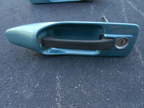Mercedes early w126 sec left door handle no key and missing some parts