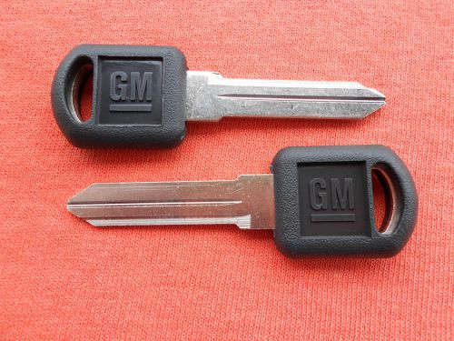 2 gmc truck sierra sonoma yukon oem  keys 95 96 97 98