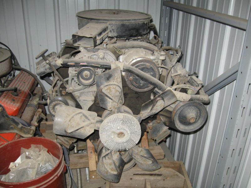 92 93 94 95 96 97 98 99 00 01 dodge pickup 318 (5.2) engine  around 100k miles !