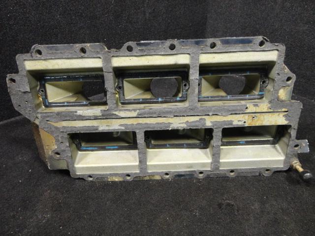Intake manifold #389552/0389552 johnson/evinrude 1979150-235hp outboard (336)