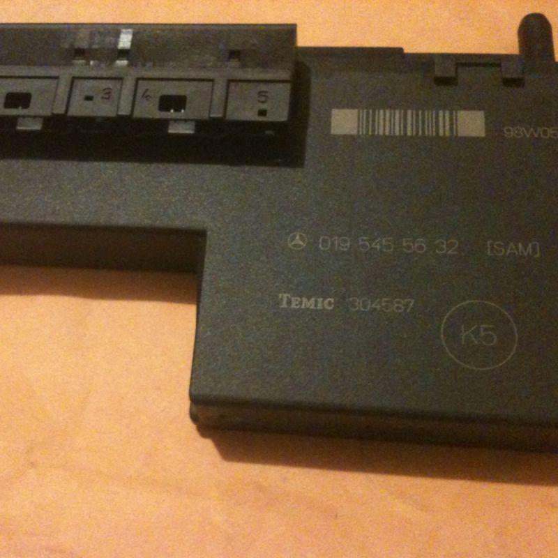 Sell MERCEDES CONTROL UNIT SAM SIGNAL MODULE W210 0195455632 TEMIC in