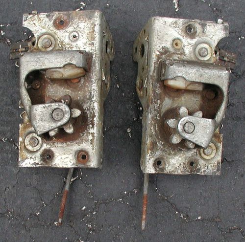 1964/1965/1966 barracuda/valiant/dart  door lock mechanisms #2486260/2486261
