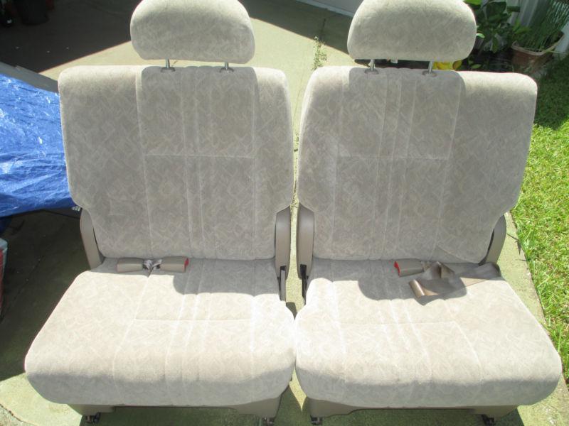 Pair 98-2003 toyota sienna rear seats. removable seats. snap in type.l@@k!