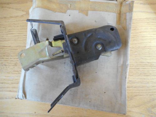 Nos gm 1971-72 chevrolet impala caprice oldsmobile (exc f85) hood latch assembly