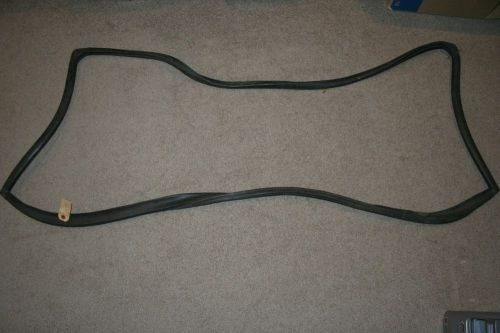Nos willys jeep upper tailgate glass weatherstrip 475 6-226 wagon 952375