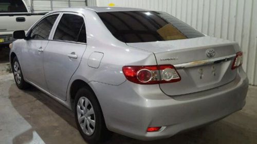 2011-13 toyota corolla trunk lid w/ light