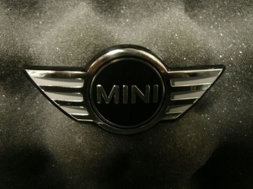 Mini cooper late model factory original driver/steering airbag emblem/logo/badge