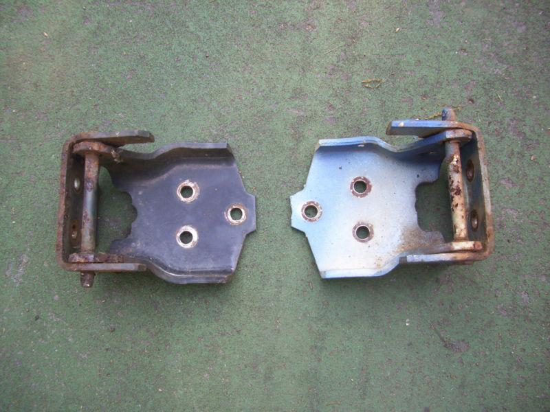 70-81 trans am firebird camaro  lower door hinge set both driver passenger 77 78