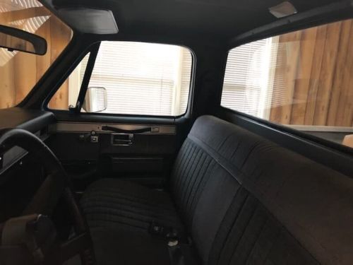 1983 Silverado K20 Clear title, 350, 700R, New paint 17 S silver, 4x4, NO DAMAGE, US $23,000.00, image 2