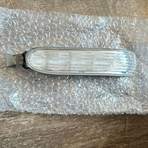 Genuine Mercedes-Benz W163 ML RH Mirror Repeater Indicator Lamp A1638200421, US $, image 2