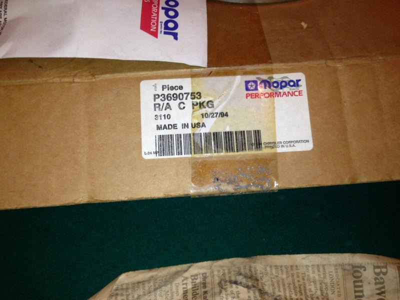 Sell Mopar Performance 8.25" chrome Differential cover in Kingston