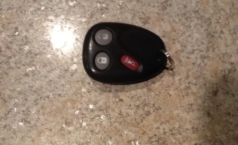 Gm keyless entry remote transmitter key fob 15008009