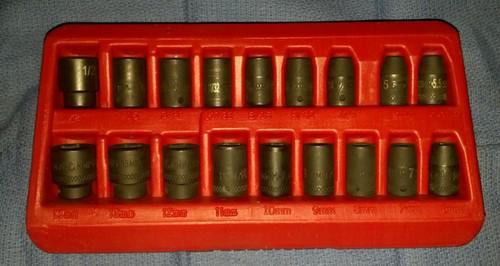 Mac tools magnetic socket set. metric/sae