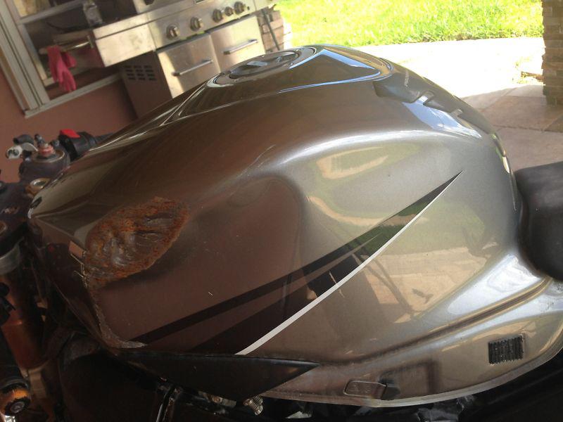 2006 suzuki gsxr1000 gas tank