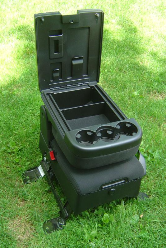 Gm ebony front seat/console combo 2012 and 2013 suburban