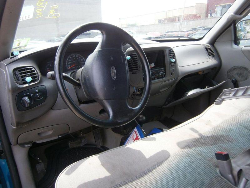 Sell 96 97 FORD F150 PICKUP Transfer Case Warner 4406 man shift in