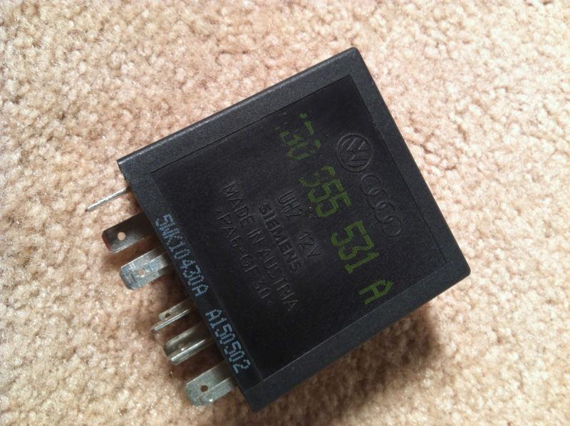 Sell VW Audi Intermittent Wiper Relay 377 4B0 955 531 A SIEMENS
