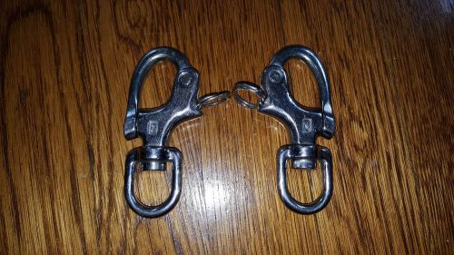 1 pair nicro fico heavy duty swivel style snap shackles with bail, lightly used