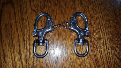 1 pair nicro fico heavy duty swivel style snap shackles with bail, lightly used