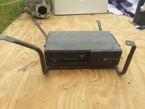 2000 oem honda civic trunk mounted cd changer with mounting bracket