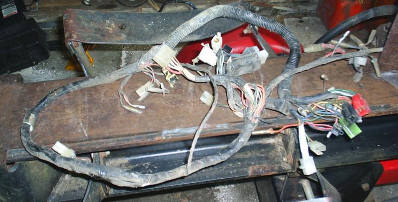  main wiring harness:  yamaha xj-700: 