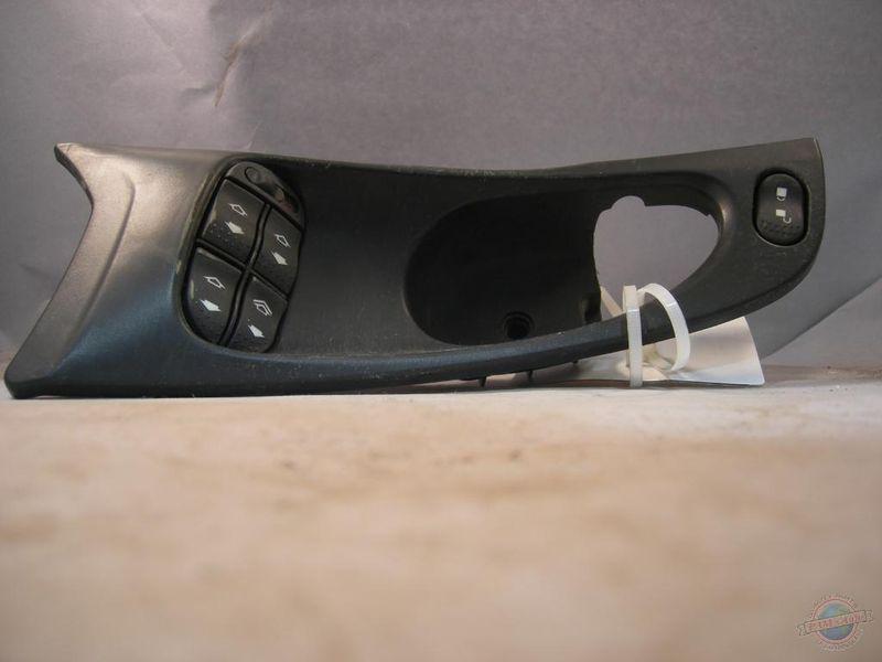 Power window switch focus 28226 00 01 02 03 04 05 06 07 5dr master