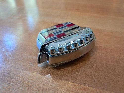 Oem gm 1989-1993 cadillac fleetwood deville chrome trunk lock emblem # 20731450