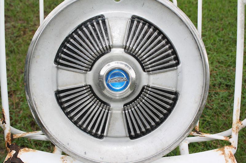 Purchase Complete set of 4 1950s Ford hubcaps in North Charleston