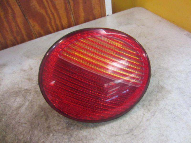 Volkswagen beetle r taillight r. 98 99 00 01 02 03 04 05